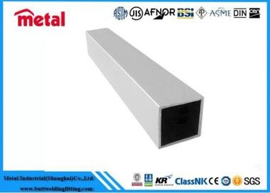 Oneindig veelzijdig, gemakkelijk te vervaardigen 6063-T5 ASTM B241 Aluminiumlegeringspijp 50x50mm Vierkante buis x 2mm WT 5.8m