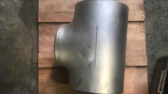 Het Roestvrije staalpijp Versperd T-stuk UNS van ASTM B16.9 Duples 6 S31803/2205“ X 6“ SCH80