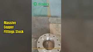 Rondleiding door het magazijn: uitgebreide voorraad koperen fittingen, gereed voor verzending